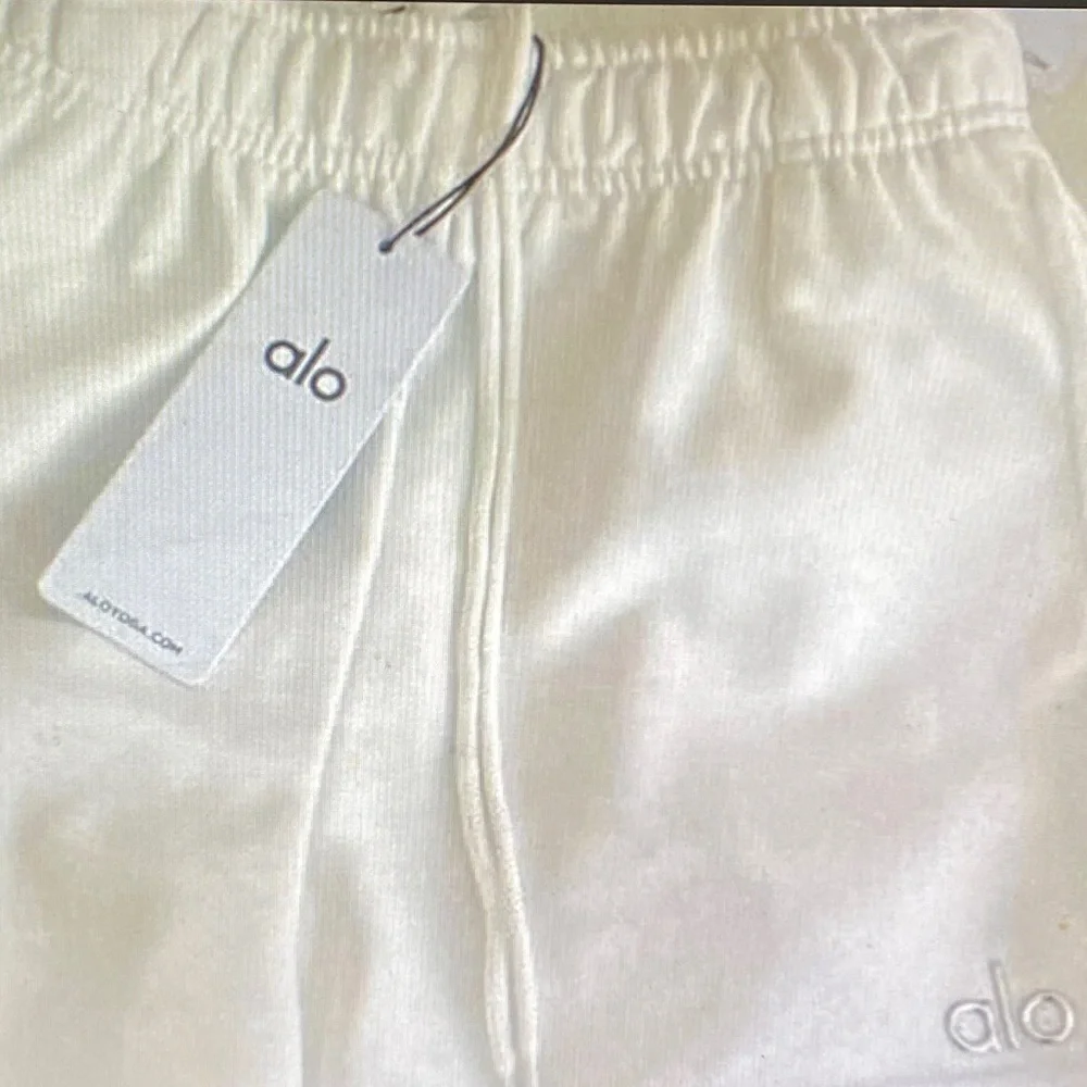 ALO Yoga White Crew Neck Sweater Size S